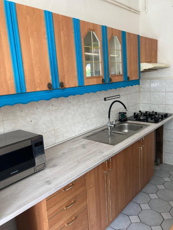 Prijemny Apartman Se Zahradou Ostresany Exterior photo